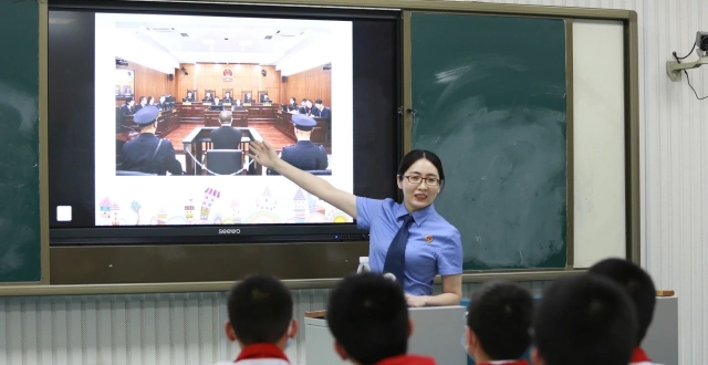 刘群薇：以法之名，守护“未”来_腾讯新闻