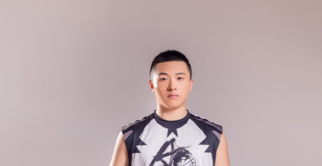 身高1米79，加冕CBA扣篮冠军！杨浩，什么来头？野球帝来聊聊！_腾讯新闻
