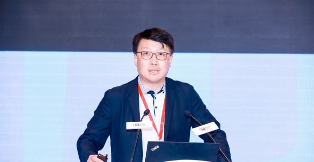 智识神工董事长楚庆：AI不是可选项 人类将与AI进入全新共生关系_腾讯新闻