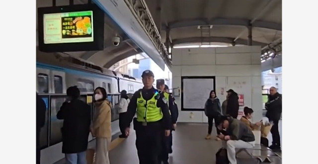 法治在线丨有力度又有温度！民警“敬告式执法”解决地铁站纠纷_腾讯新闻