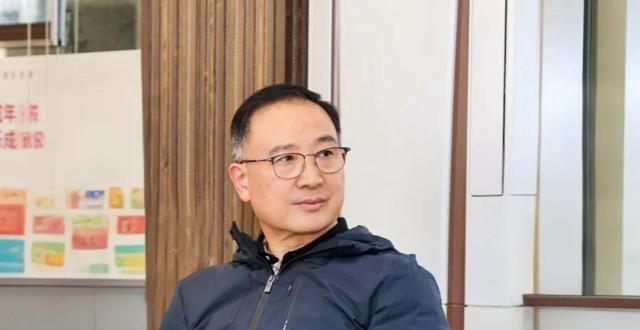 黄冲带队赴华泾镇华发居民区开展“满意在徐汇” 走访活动_腾讯新闻