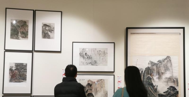 陕西省美术博物馆推出年度大展 “时代长安——陕西当代中国山水画研究展”开展_腾讯新闻