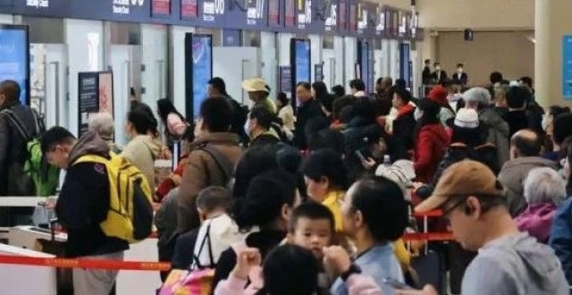太火爆！3天，销售额近9亿元，超11万人次“买买买”！但机票价格暴涨，返程难...刚刚官方宣布_腾讯新闻