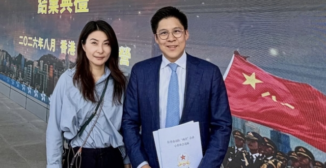 霍启刚送霍中曦入军营生活，每天6点起床没空调，称儿子自愿参加_腾讯新闻