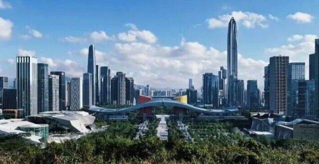 深圳楼市彻底割裂！一边涨价，一边跳水_腾讯新闻