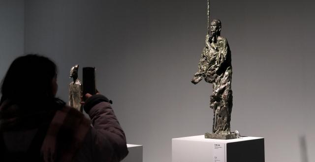 清华艺博“钱绍武艺术作品展”：110余件展品描绘雕塑艺术风采_腾讯新闻