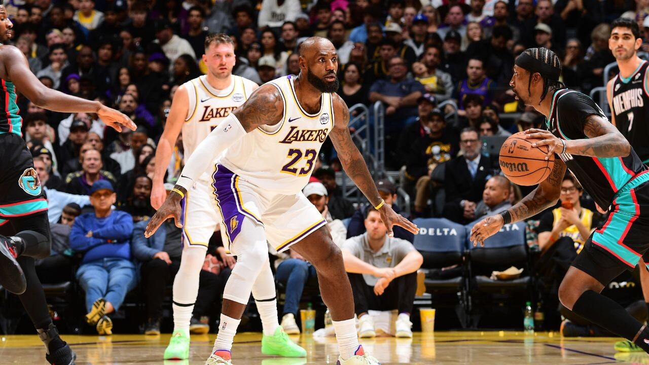 八村塁缺阵的湖人逆转灰熊取胜…第四节詹姆斯与东契奇表现抢眼-腾讯新闻