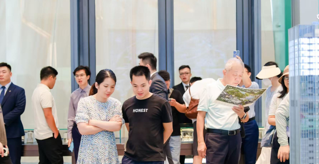人气升温，跨城客户连夜来深购房！深圳楼市“新政”提振购房热情_腾讯新闻