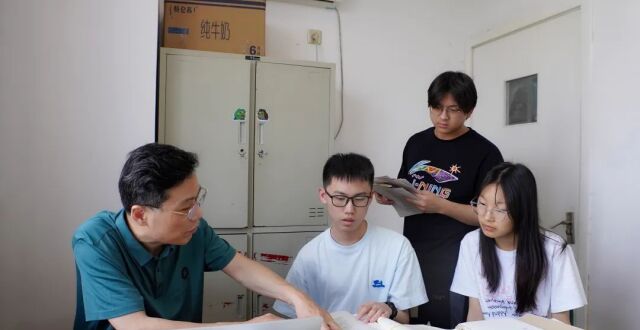 杭州这所学校师生太拼了！这么热的天已开学，学生提前进入学习状态，其中不少来自外地_腾讯新闻