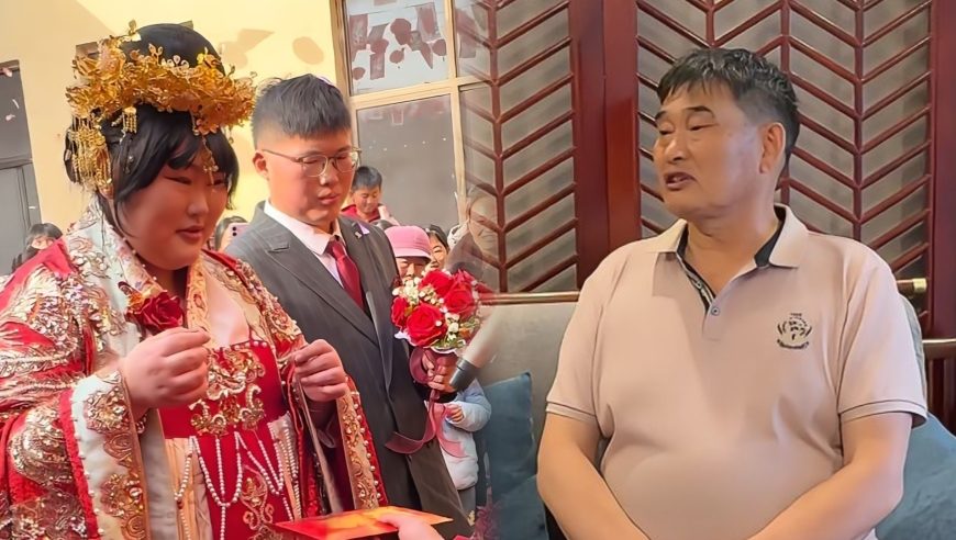 大衣哥曝女儿女婿靠送快递过日子，放话一分钱都不会接济，陪嫁只有被褥一辆三轮车