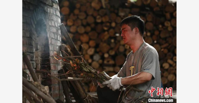 台湾陶艺家在彭州：几百年前我一定是这里的烧窑工_腾讯新闻