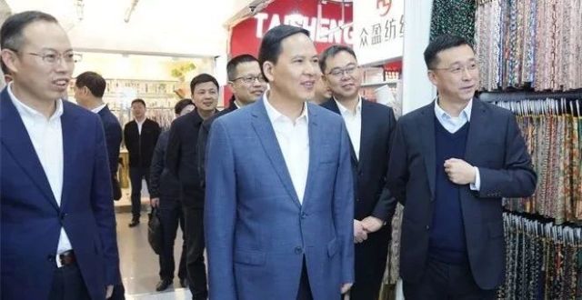 温暖在柯桥区调研：全力打造纺织产业“三大高地”_腾讯新闻