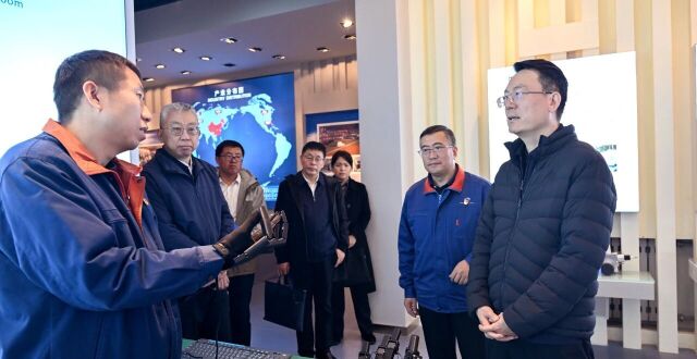 顾刚调研具身机器人、光电等重点产业_腾讯新闻