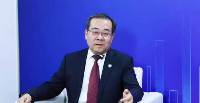 中国劳动关系学院党委书记刘向兵：我们要做“工会+劳动”领域的一流“尖兵”_腾讯新闻