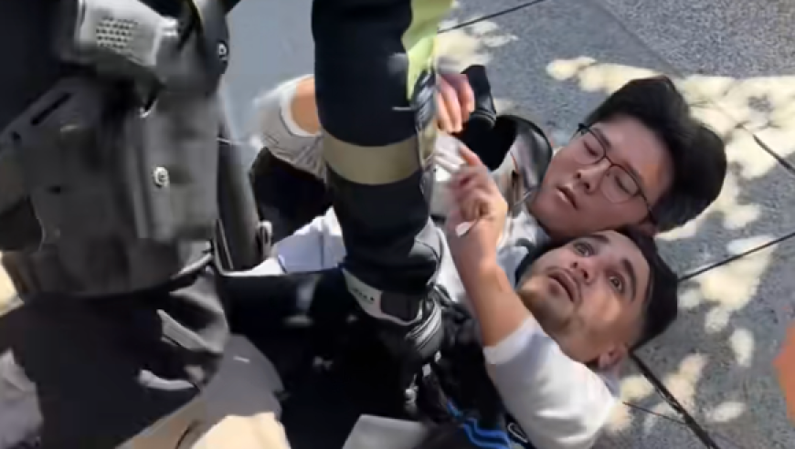 惊！中国小伙在西班牙勇擒小偷，小偷那表情绝了！