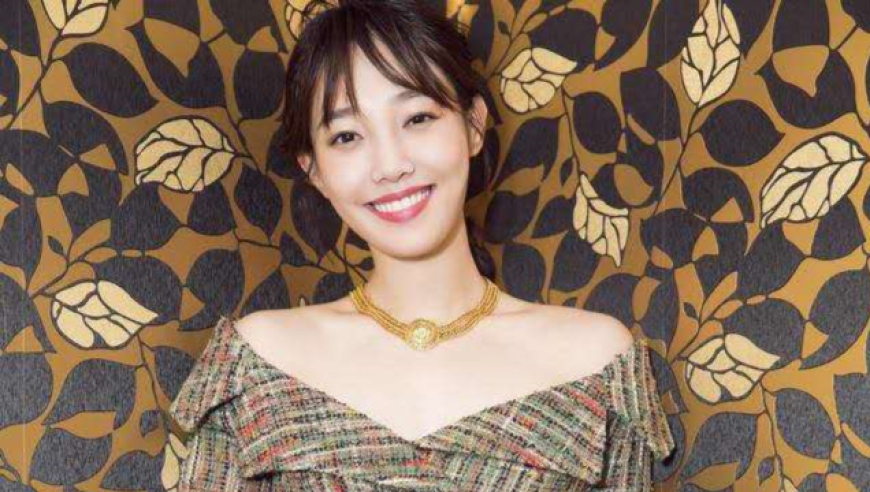 白百何带二胎儿子出门游玩,素颜出镜状态超好,三岁小宝长相随爸