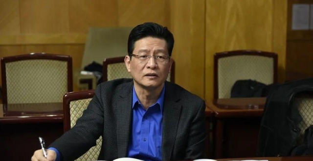 柳州市委原书记郑俊康被查，“老搭档”兼继任者去年11月落马_腾讯新闻