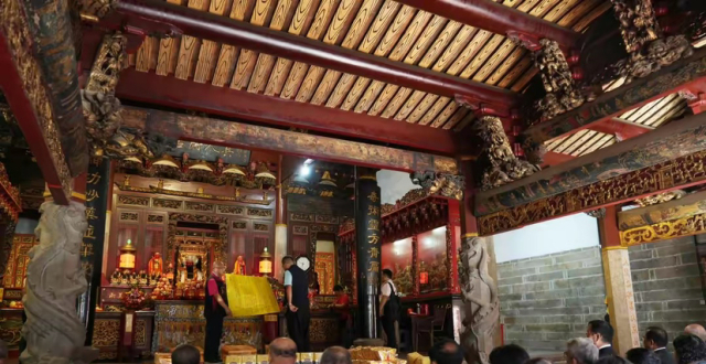 台湾信众赴厦门青礁慈济祖宫参拜，称两岸同根同族同源_腾讯新闻