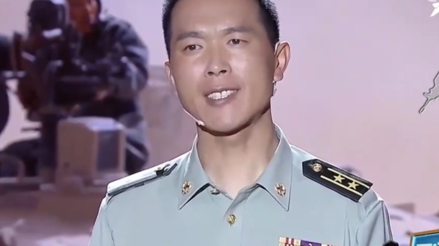 “魔鬼” 教官刘近霸气发声，中国特种兵个个都是尖刀利刃，太热血了！_腾讯新闻