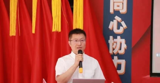 贵州茅台刘刚获批担任华贵人寿董事长，称将“坚持围绕茅台做足文章”_腾讯新闻