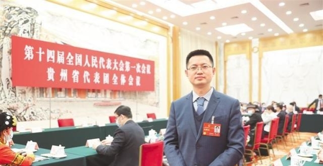 【两会议事厅】杨硕代表：推进中医药传承创新发展_腾讯新闻