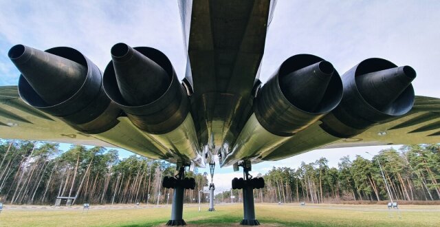 当亲眼看到超音速的图-144（Tupolev Tu-144）是种怎样的感受？_腾讯新闻