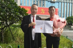 “福建女商人职务侵占案”从犯再审改判无罪，如何看待这次改判？股权纠纷与职务侵占罪的界限在哪？