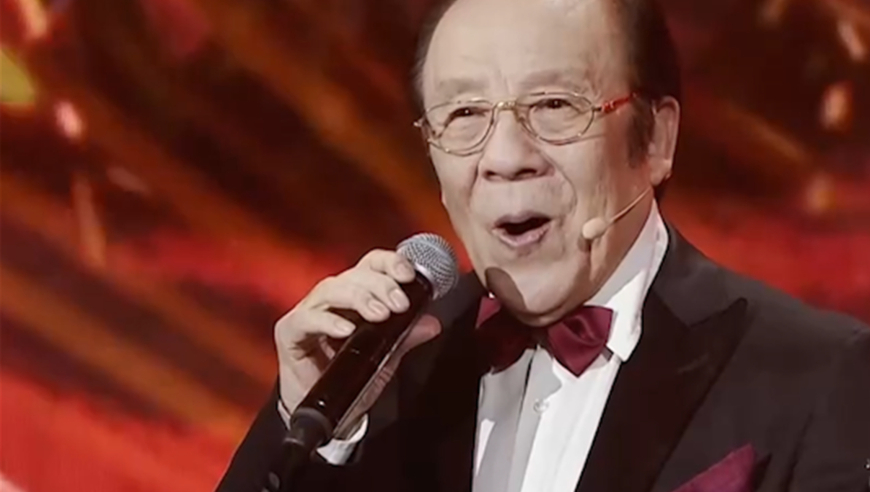 著名歌唱家杨洪基,现场演唱《三国演义》主题曲,浑厚嗓音让人惊艳