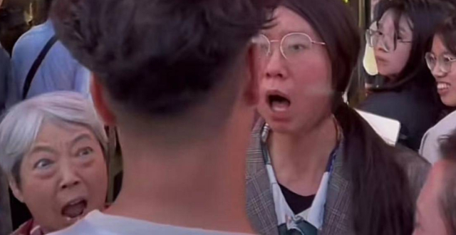 淄博火爆，女子插队事件：一正一反，我们需要反思什么？_腾讯新闻
