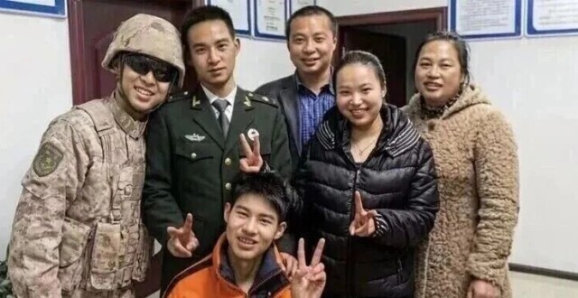 杜富国杜富强，拍了张特殊的“全家福”！_腾讯新闻