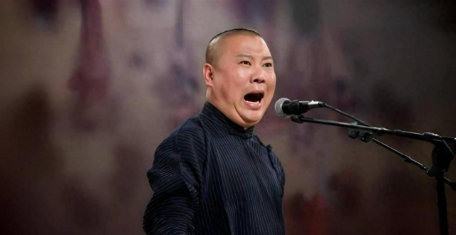 从相声奇才到阶下囚，当红时抛下冯巩移居海外后，刘伟怎样了_腾讯新闻