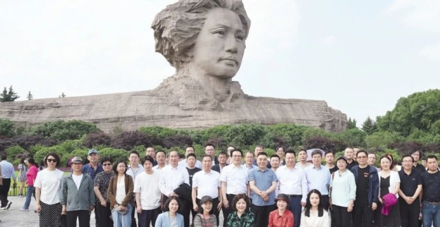 作家活动周·作家感言丨“将自己这滴水，融入时代和人民的江河”_腾讯新闻