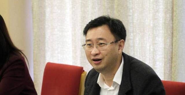 四川省政协委员周俊：增加市民身边的“好风景”“好公园”｜委员在这里_腾讯新闻