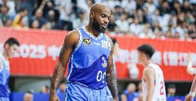 不愧是登哥！高登5中1&12罚全中得15分 下半场仅打1分35秒_腾讯新闻