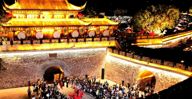 600年建昌古城举行开城仪式，西昌市10月1日接待游客17.78万人次_腾讯新闻