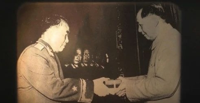 历史上的今天：1955年9月27日，新中国第一次授衔举行_腾讯新闻