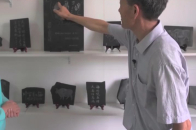 在培训班的展厅里，陈列着很多煤雕作品，作品题材广泛内容丰富_腾讯新闻