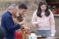 央视到铜仁！快来看奥运冠军和央视主持人冯硕看见了啥？_腾讯新闻
