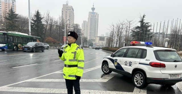 雨雪+大风天气来袭 交警市南大队提醒您安全出行_腾讯新闻