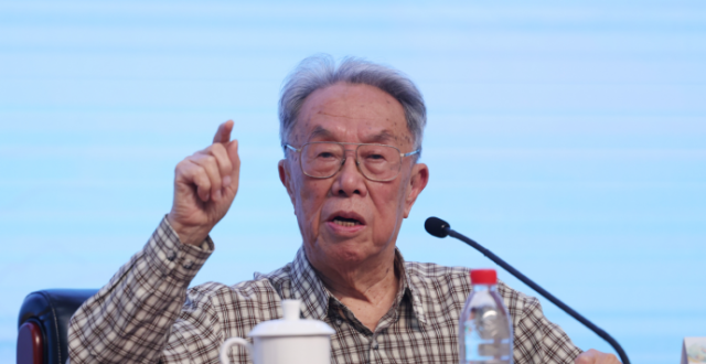 91岁著名作家王蒙，在人大讲了啥？_腾讯新闻