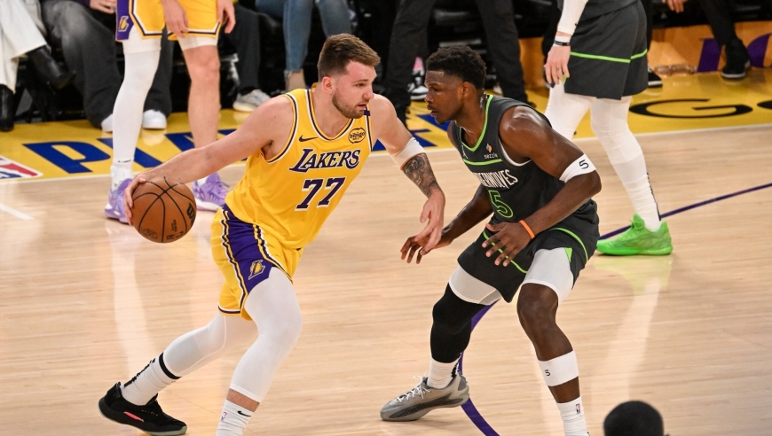 震惊！NBA季后赛湖人竟以1-4被森林狼淘汰，东詹50分难挽败局，戈贝尔27+24太猛啦！