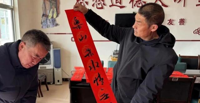 【春节•民勤习俗】写春联_腾讯新闻