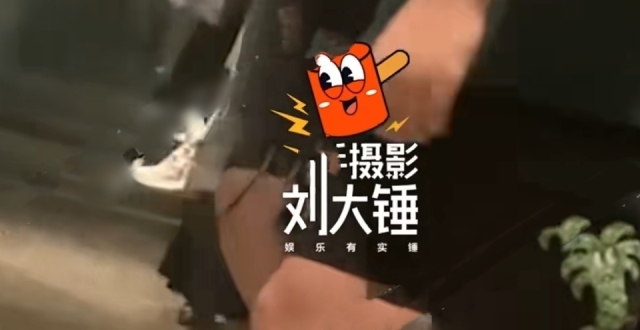 黄晓明和姜文方中信等大佬聚会，背醉酒女子上车，暖男行为获赞_腾讯新闻