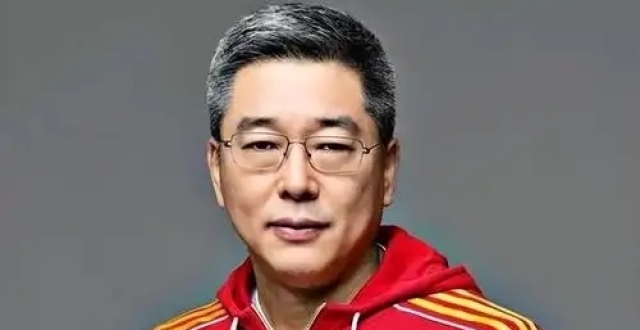 国足世预赛如何使用塞鸟？名嘴刘建宏献计：适合打前腰，别让他陷入群狼_腾讯新闻