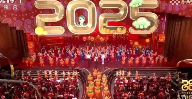赵雅芝、叶童梦幻重聚！岳云鹏被建议“别上春晚”……春晚热搜连爆，这些画面真绝了！_腾讯新闻