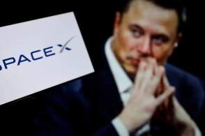 SpaceX正式上市，马斯克成史上首位万亿美元富豪，万亿美元是什么概念？这么多钱马斯克会怎么花？