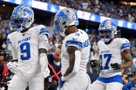 【NFL战术分析室】雄狮47-9狂虐牛仔，各种战术令人惊叹！_腾讯新闻