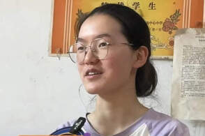 高考699分女孩被“堵门直播”，渴望回归平静生活，“堵门直播”行为是否违法？女孩该如何维权？