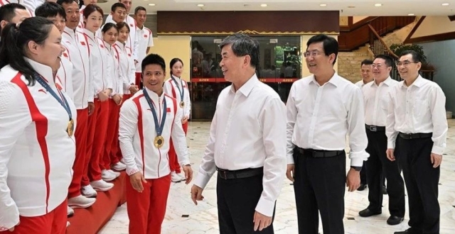 周祖翼赵龙会见我省参加第33届夏季奥运会运动员教练员代表_腾讯新闻