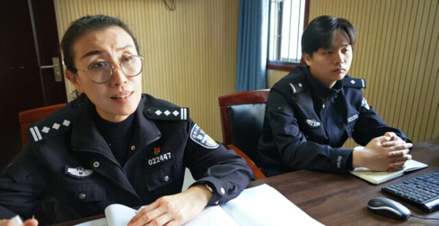 审讯室里，犯罪嫌疑人哭着说：“从来没一个警察会和我说这些的……”_腾讯新闻